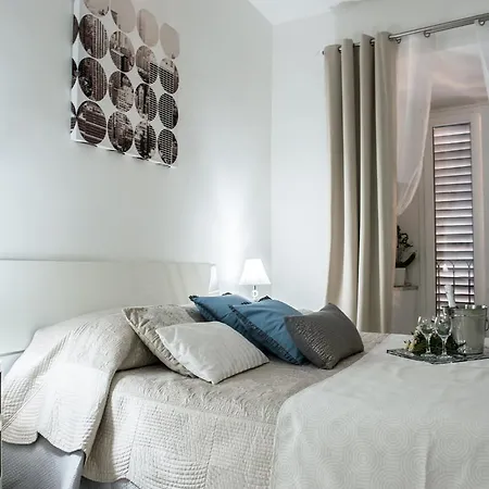 Cavour Guest Apartment *